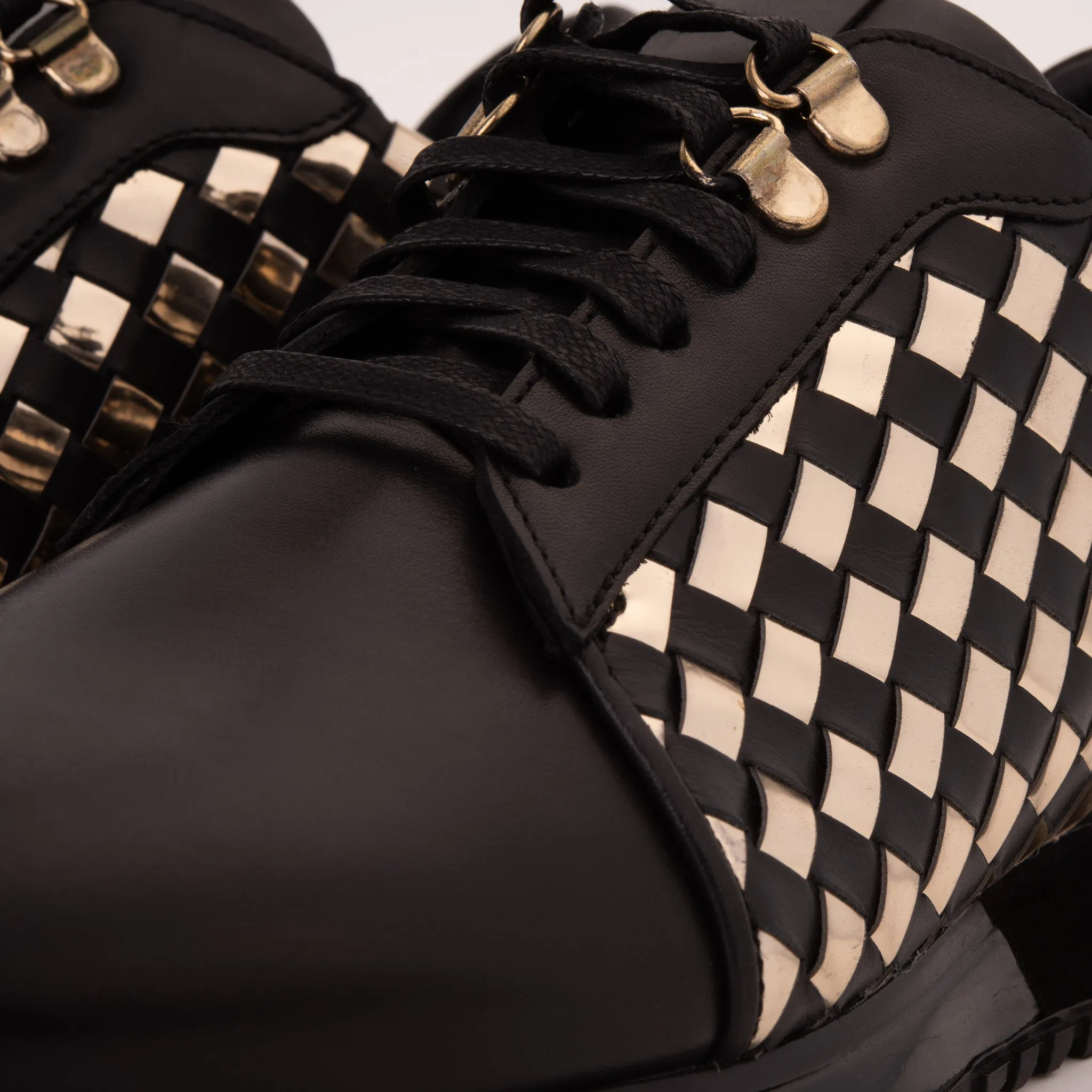 Hyperelastic Foam Layers The Mackenzie Black & Gold Woven Leather Men Sneaker