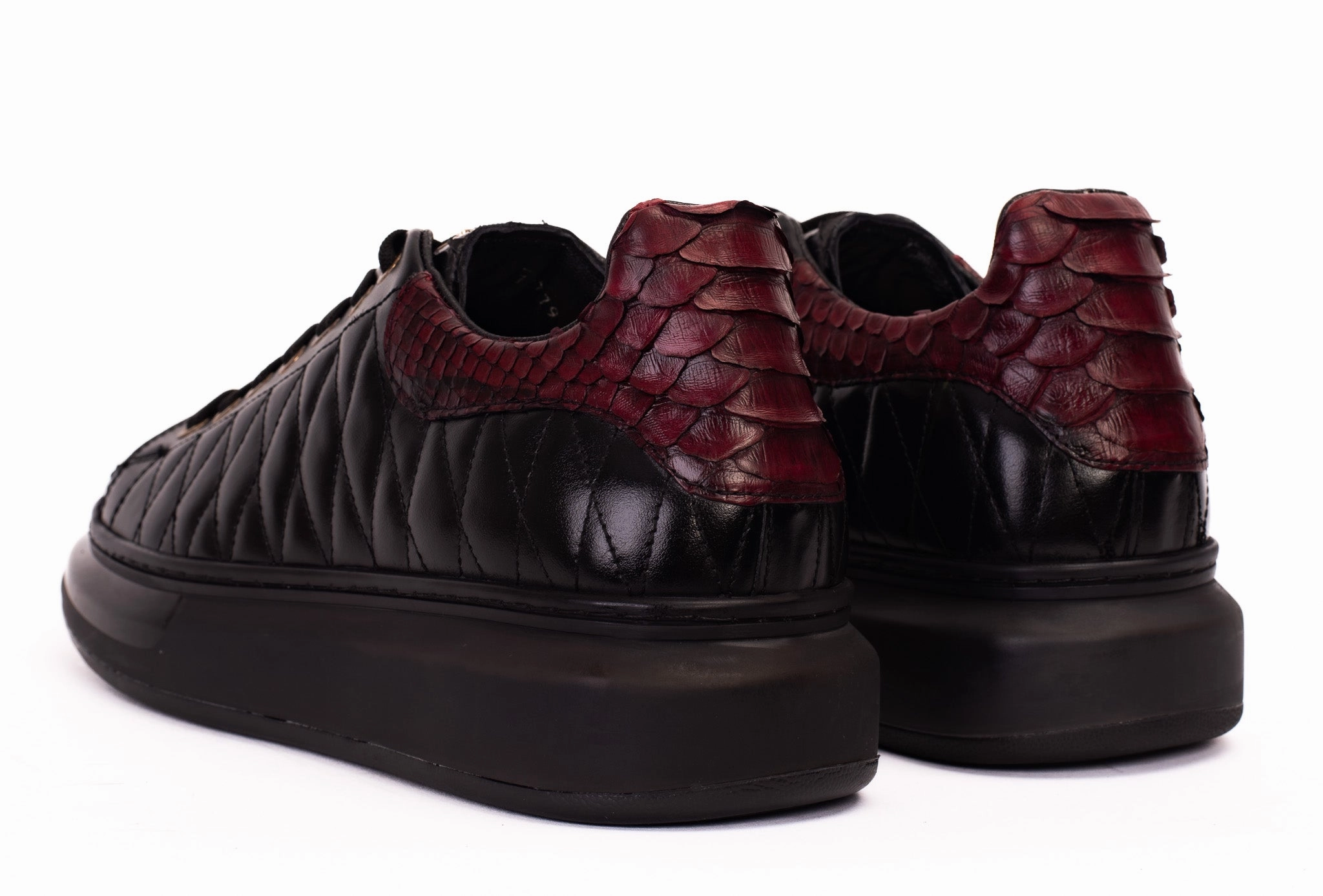 The Adler Pyht  Snk Skin Black & Burgundy Men Sneaker Padded Support