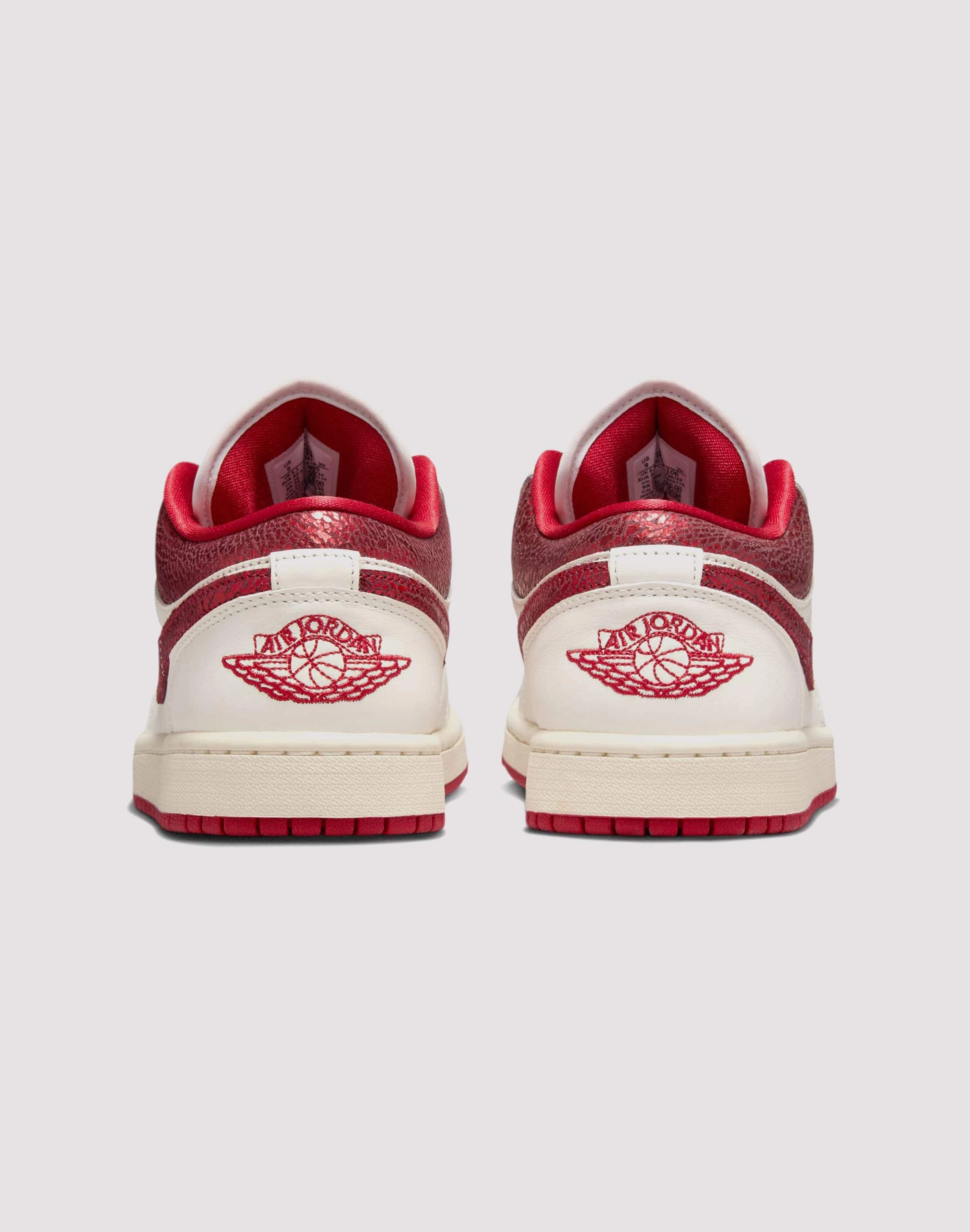 Jordan 1 Low SE "Sail/Varsity Red/Team Red" beach - specific advantages hikers' durability