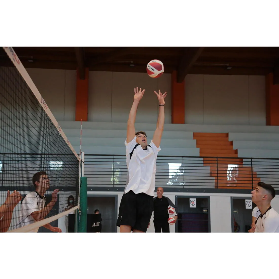 V900 Volleyball 260-280g