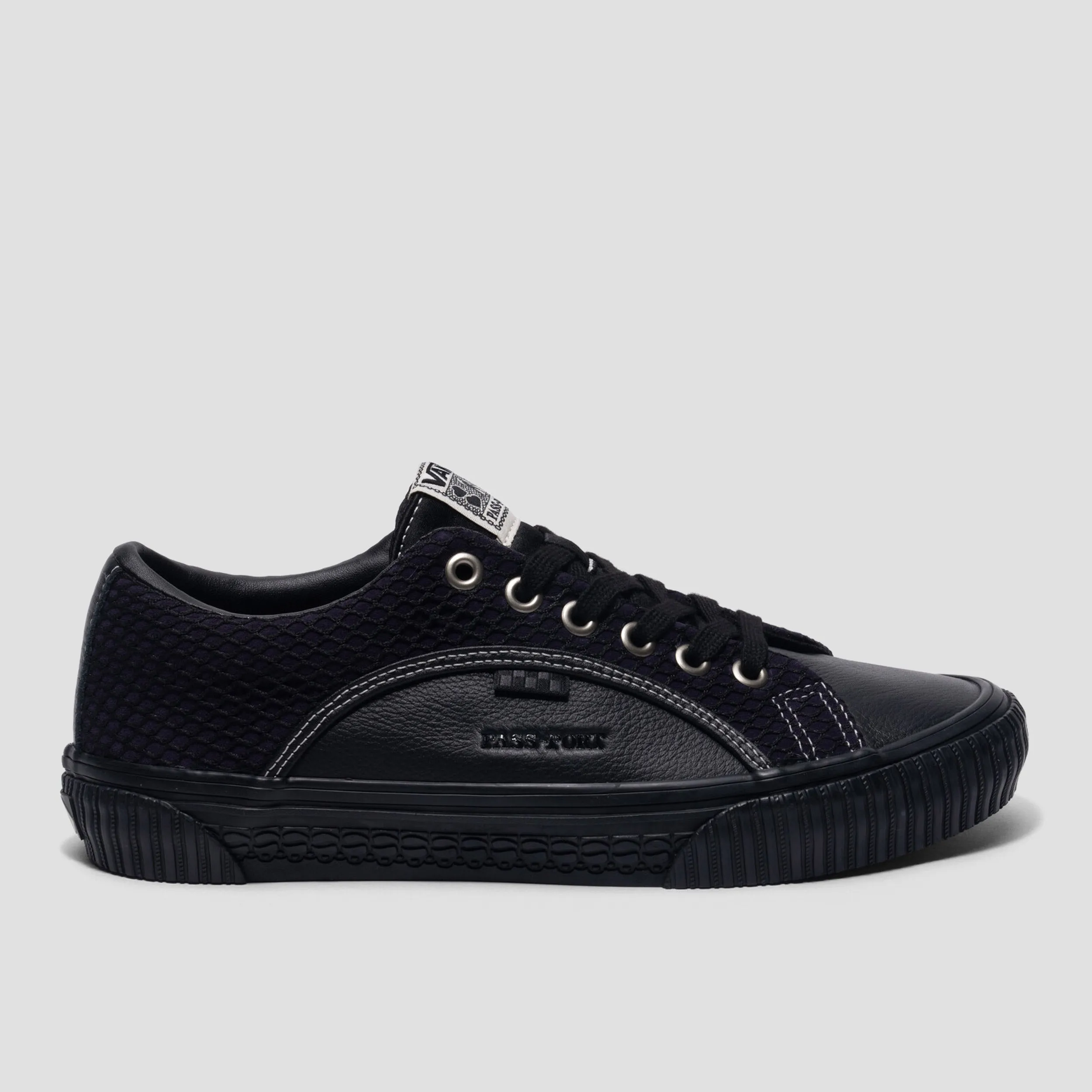 Vans X Passport Skate Lampin Skate Shoes Black / Purple