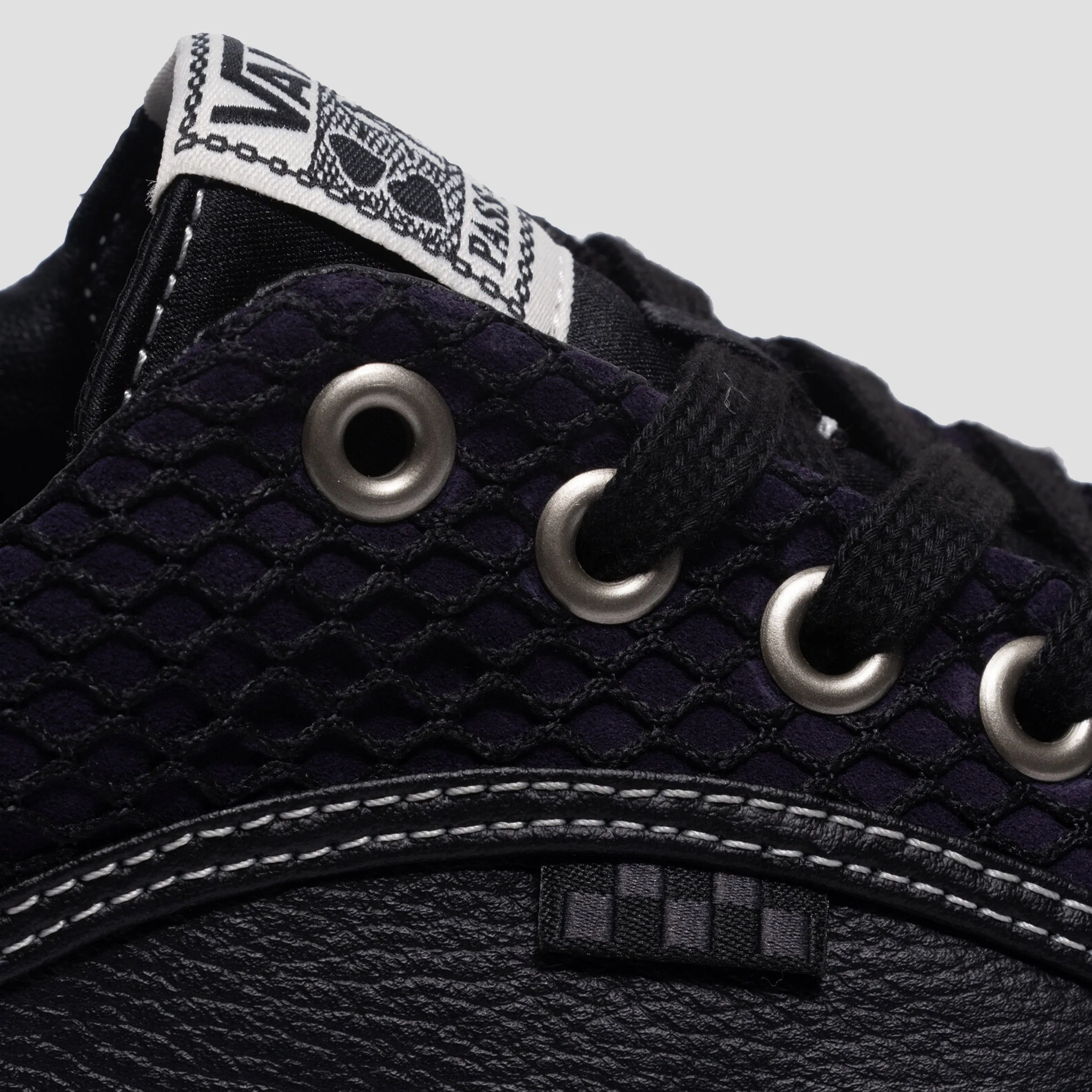 Vans X Passport Skate Lampin Skate Shoes Black / Purple