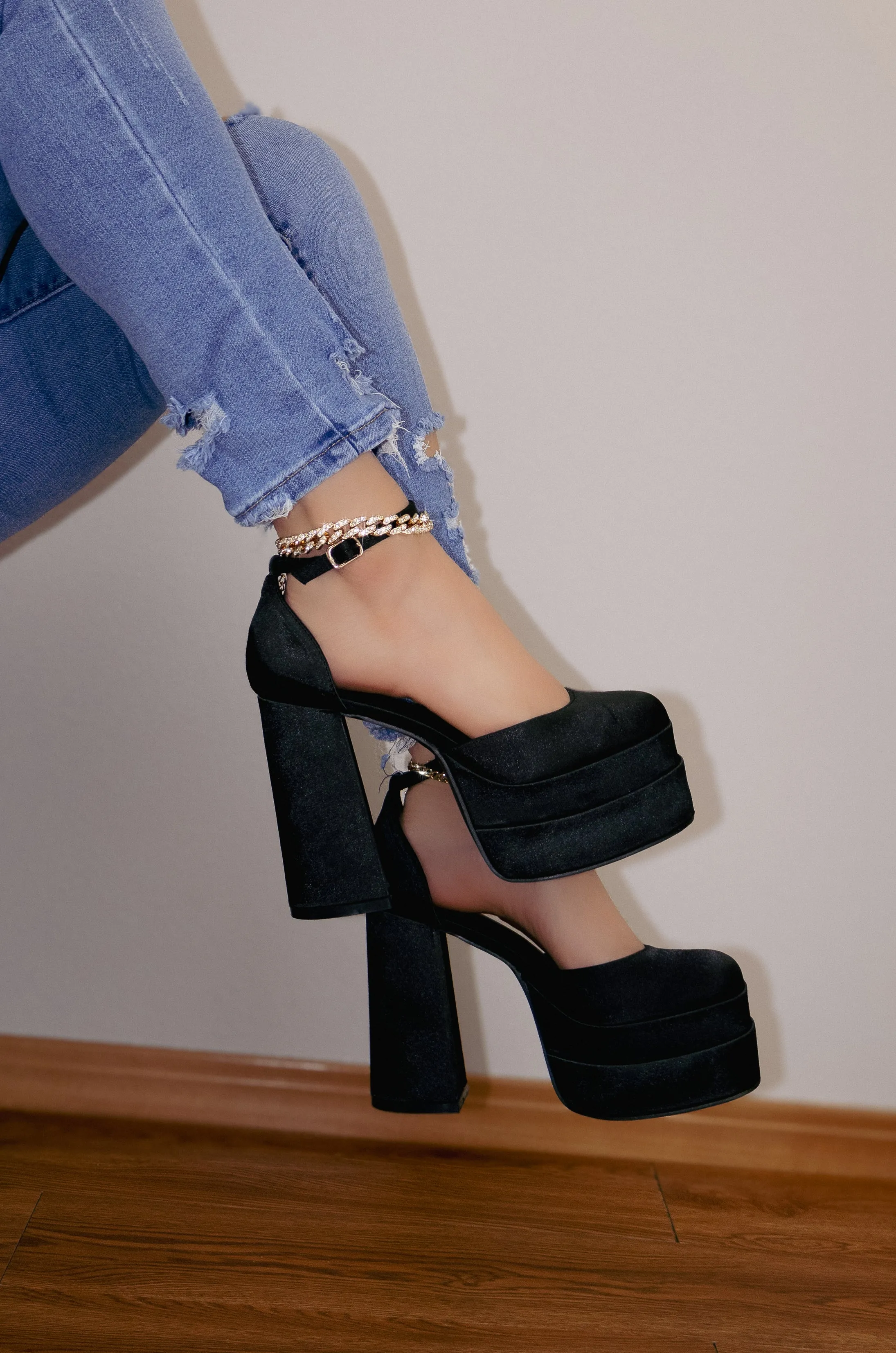 Velvet - Wide Fit Platform Block Heels, Adjustable Ankle Strap & Closed Round Toe, Elegant Party Footwear, Comfortable & Chic for Evening Events