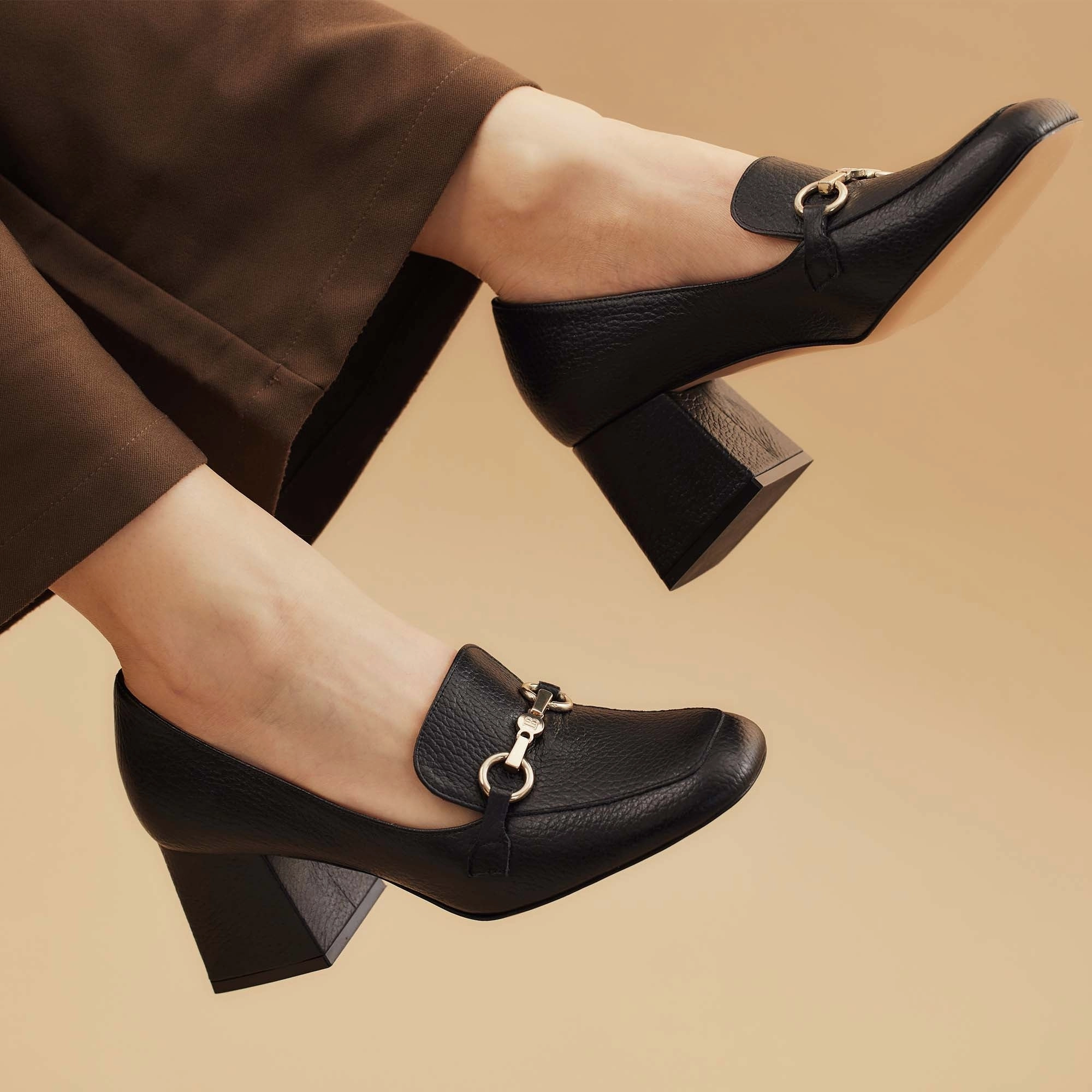 Vend?me Ambre black calfskin leather pumps All-weather lining