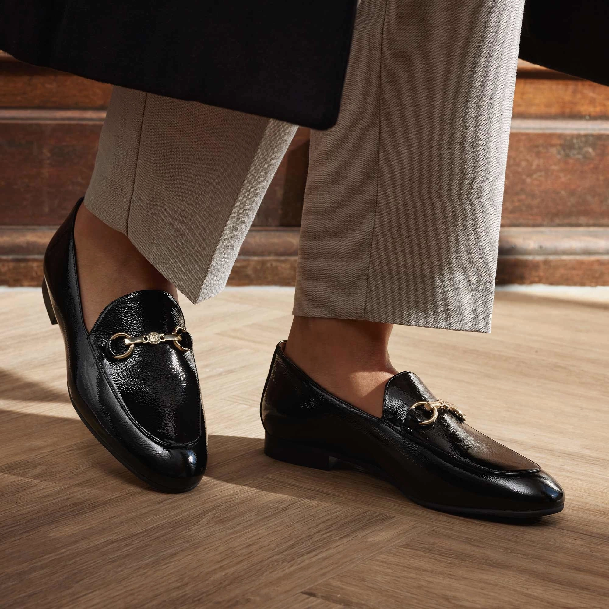 Fast Morning Bright Pace Vend?me Fleur black calfskin patent leather loafers