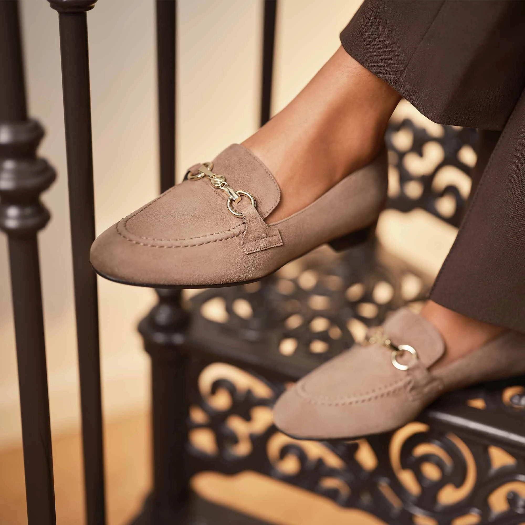 Side Gusset Mood Balance Vend?me Fleur taupe suede loafers
