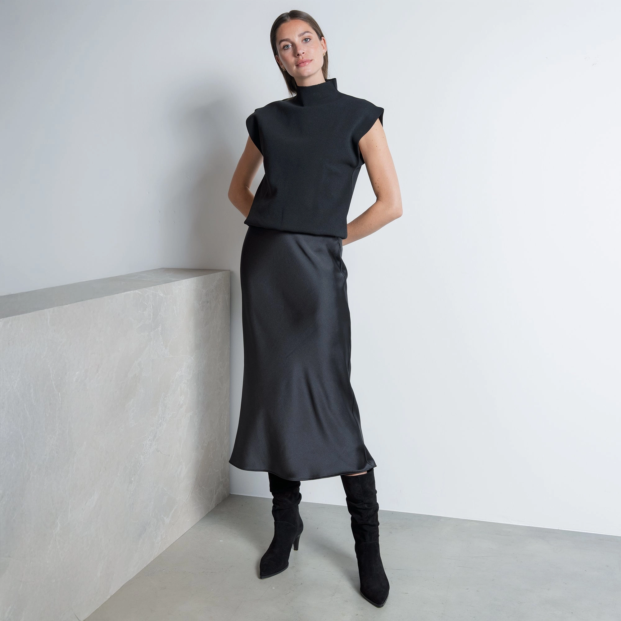 Non Tangling Lacing Vend?me Margot black suede boots