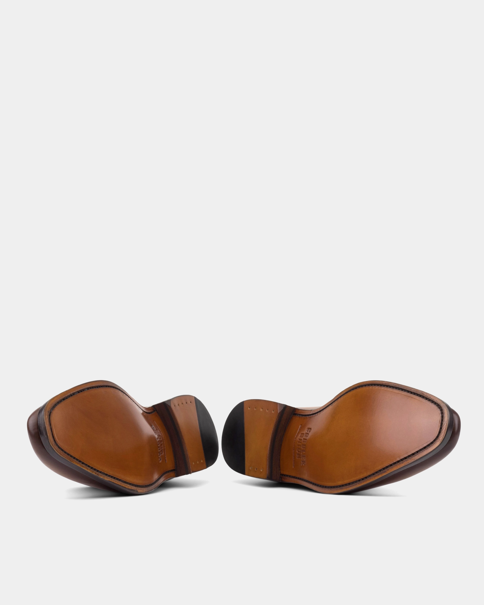 Vincent Brown Wholecut in 722 Red Carpet