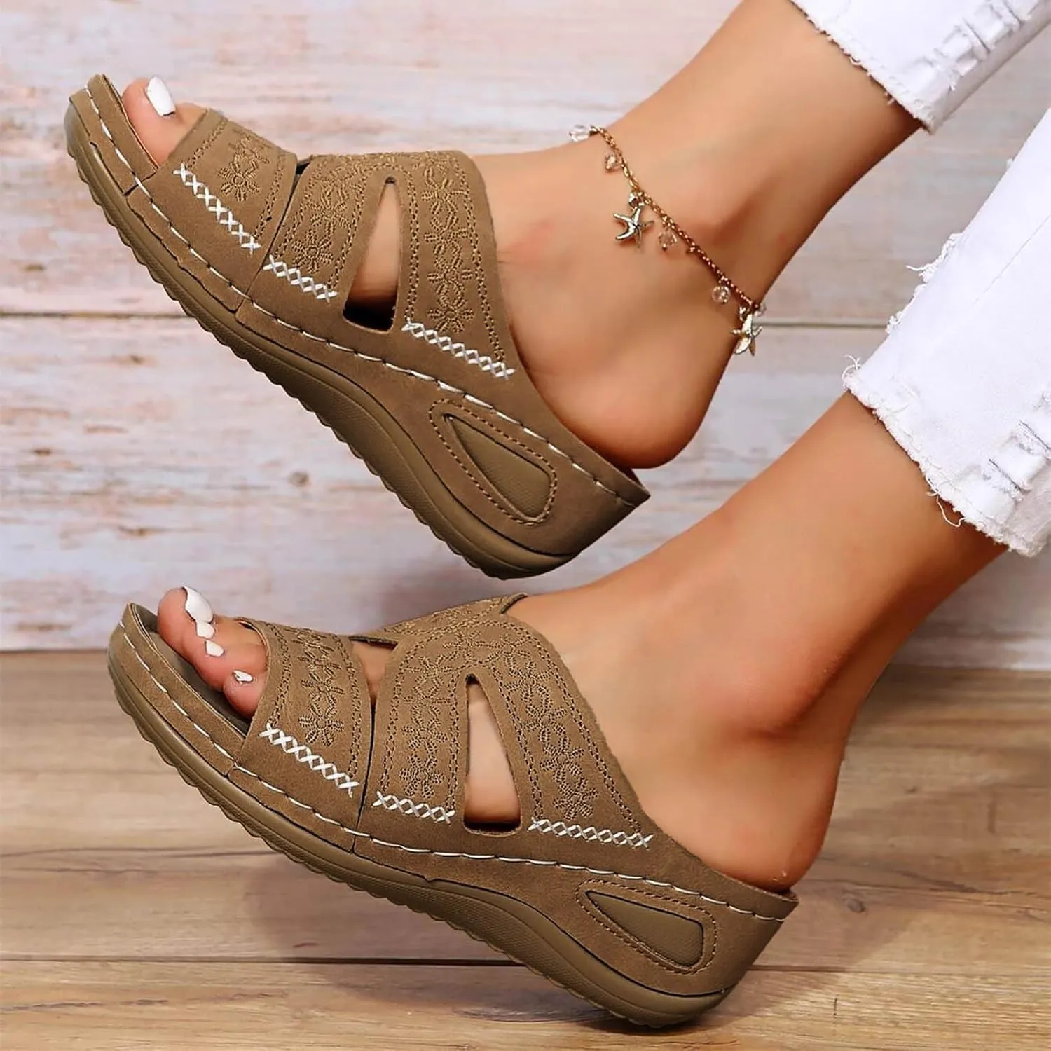 Women Toe Sandals Crystal Jelly Beach Flip Flops Female Students Korean Fashion Wear Neon Sandals for Women