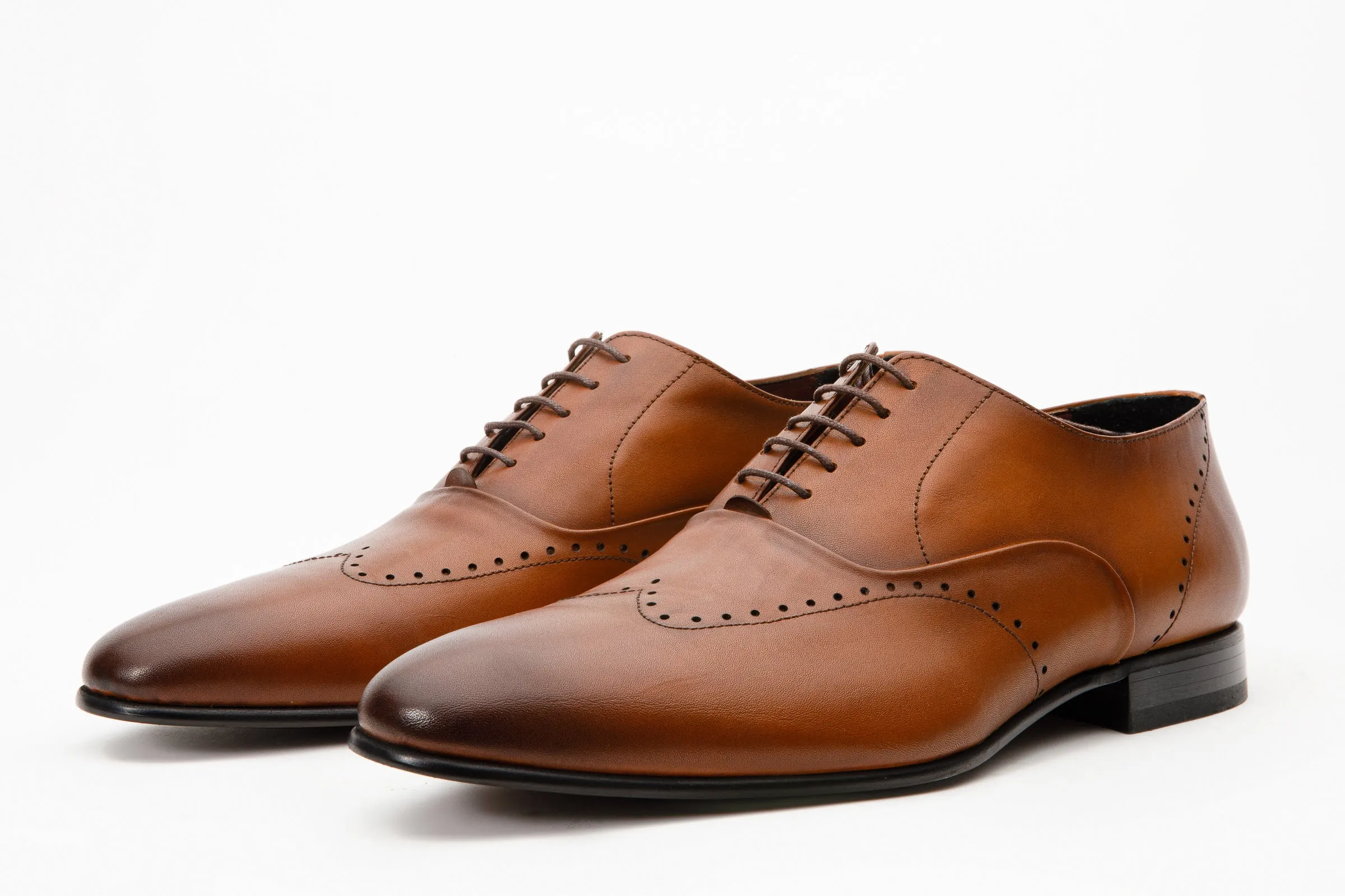 Calm Interior The Roma Tan Leather Wingtip Oxford Men Shoe